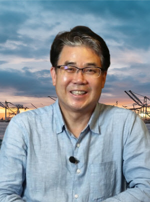 여기는 인천항 유동현입니다
